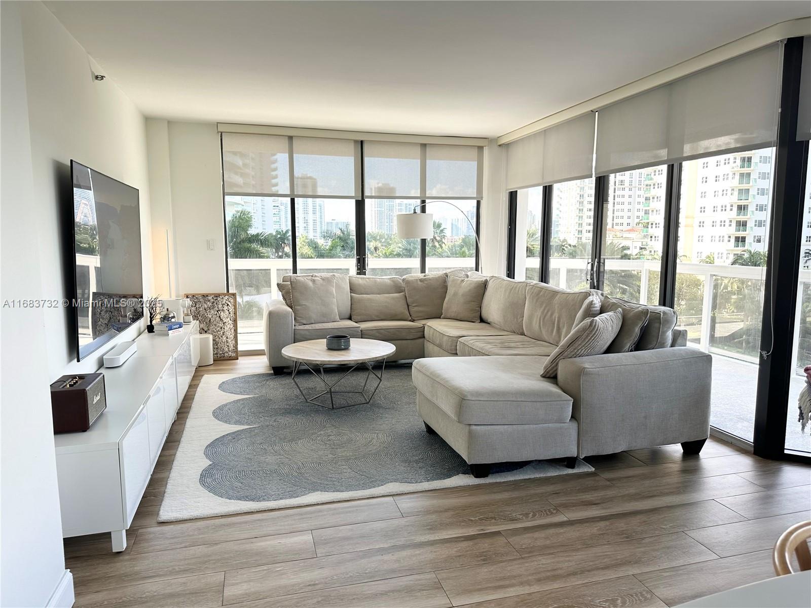 THE LANDMARK CONDO - Residential