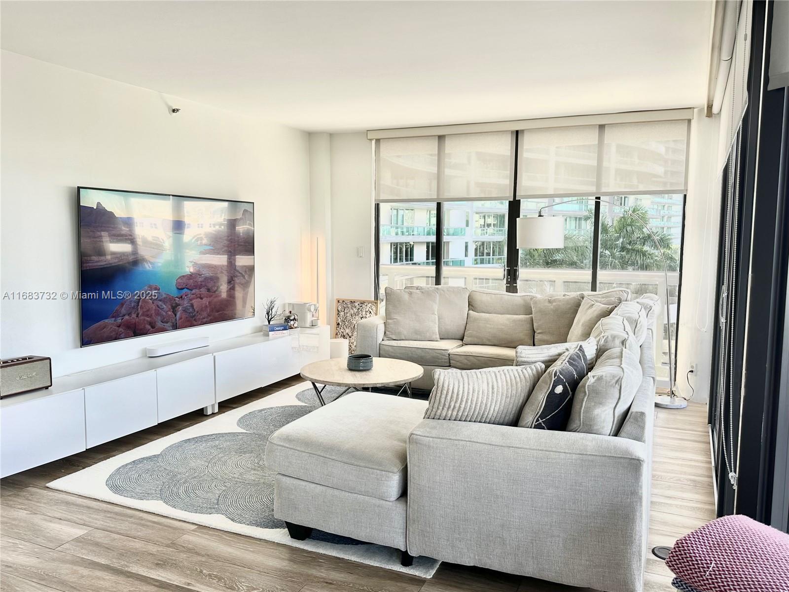 THE LANDMARK CONDO - Residential