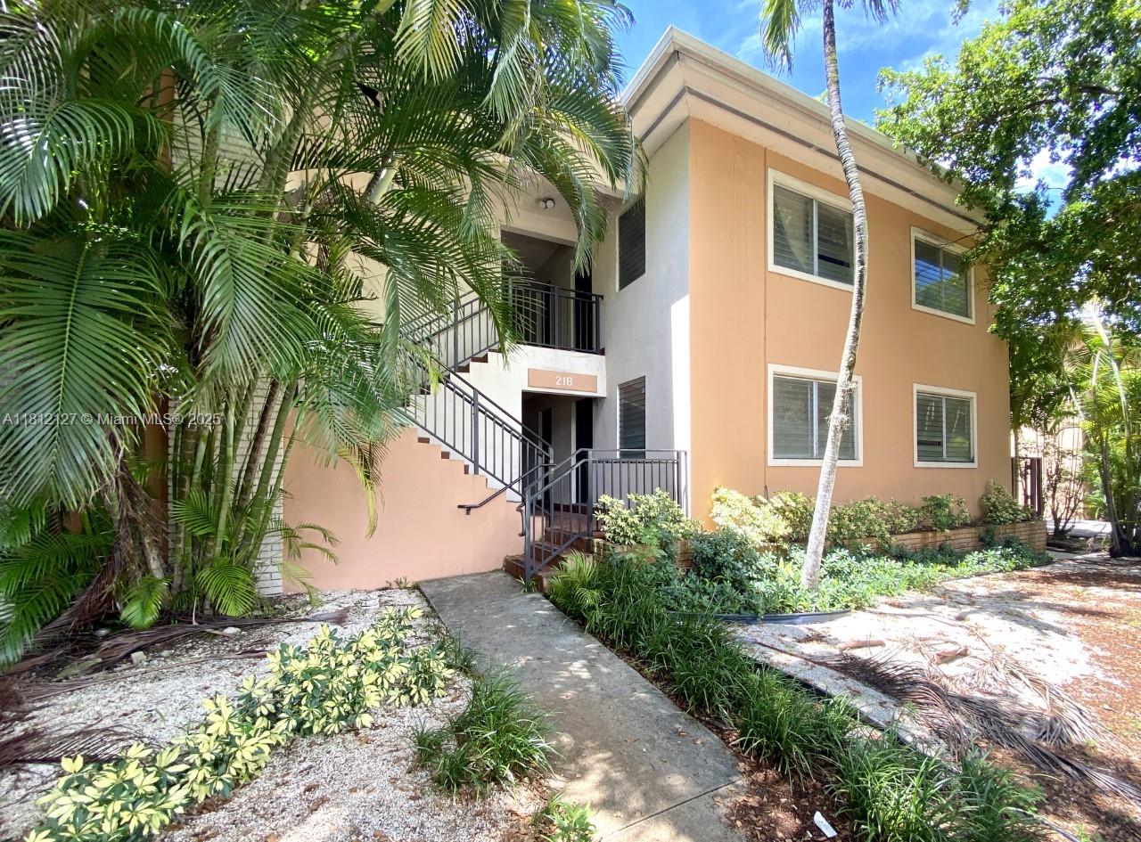 218 Santillane Ave 1