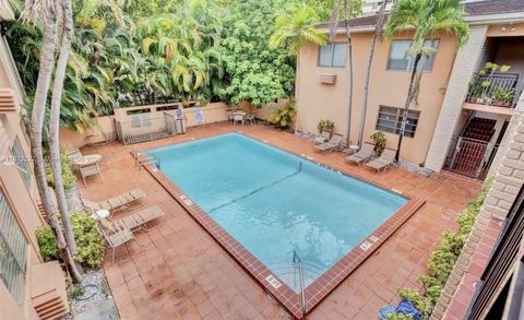 218 Santillane Ave 1 Coral Gables FL 33134