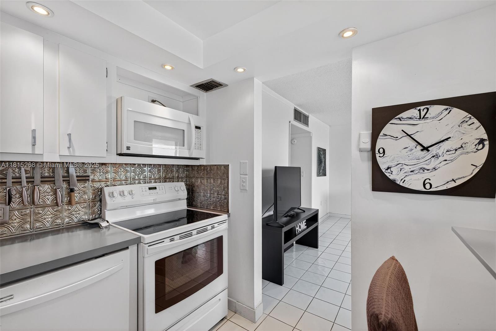 AVENTURA ELDORADO CONDO - Residential