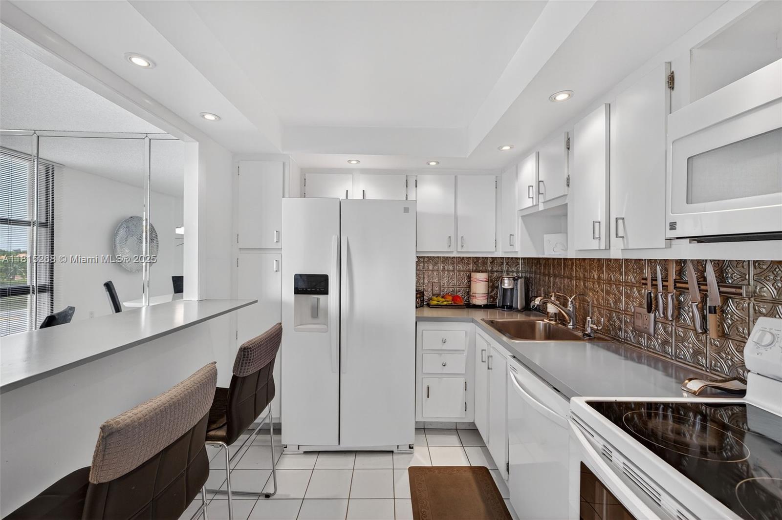 AVENTURA ELDORADO CONDO - Residential