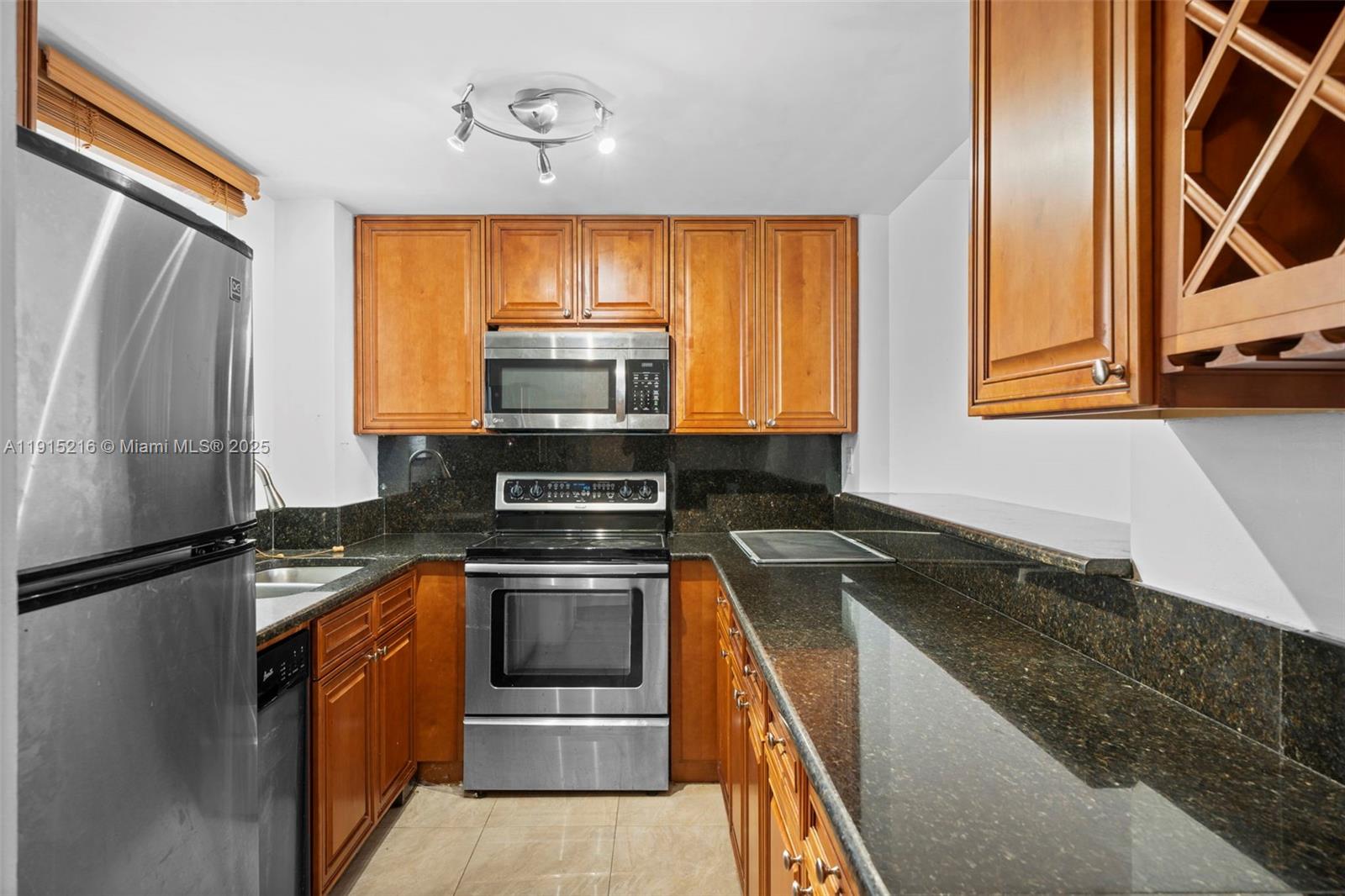 BAY PARK TOWERS CONDO - Residential Lease