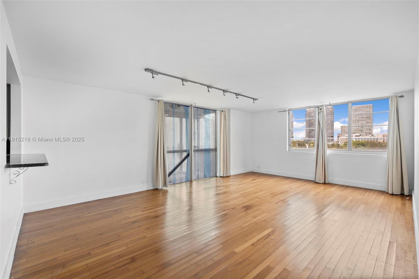 BAY PARK TOWERS CONDO - Residential Lease