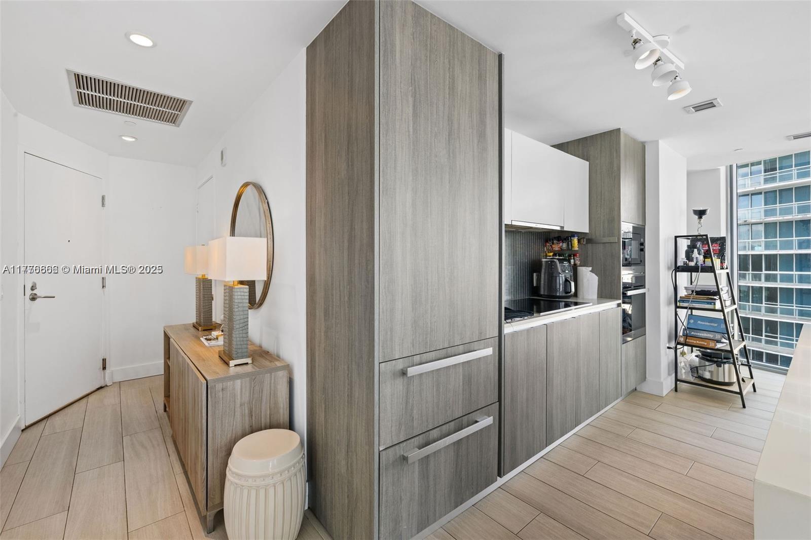 BISCAYNE BEACH CONDO - Residential