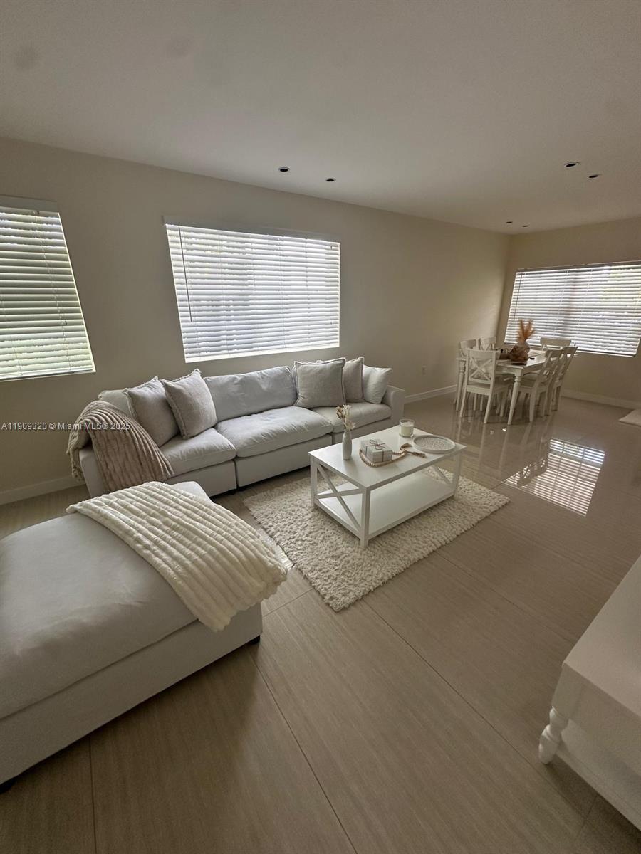 ALTOS DEL MAR NO 6 - Residential Lease