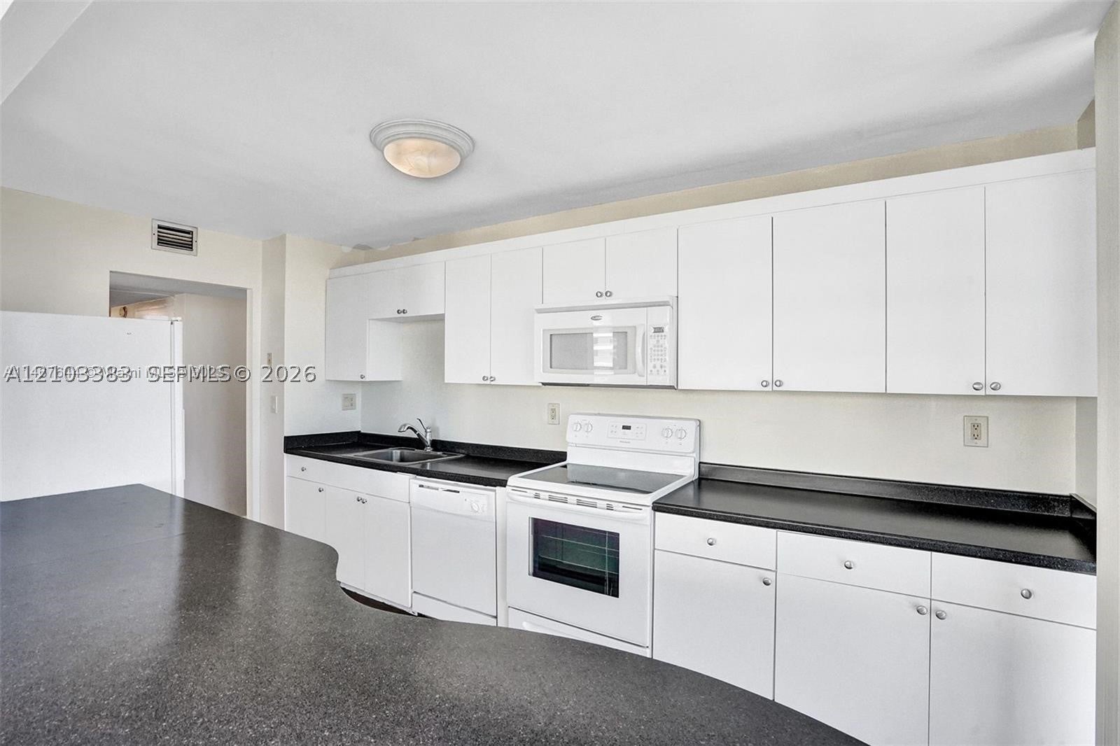 600 NE 36th St 1423