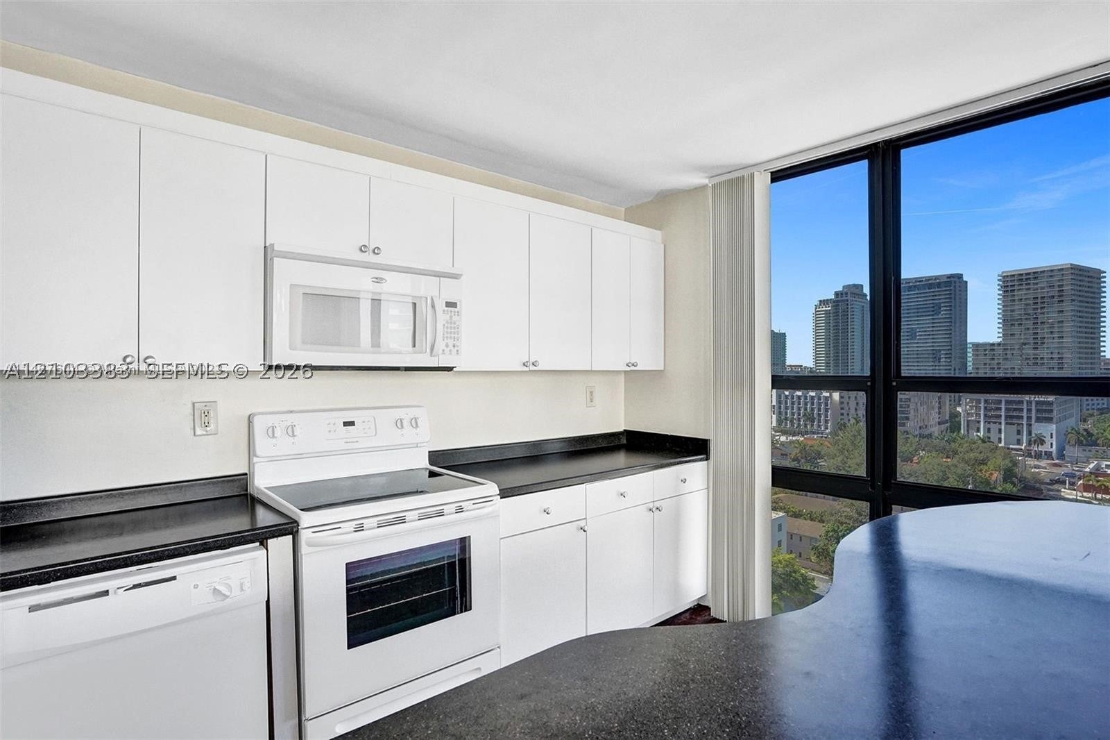 600 NE 36th St 1423