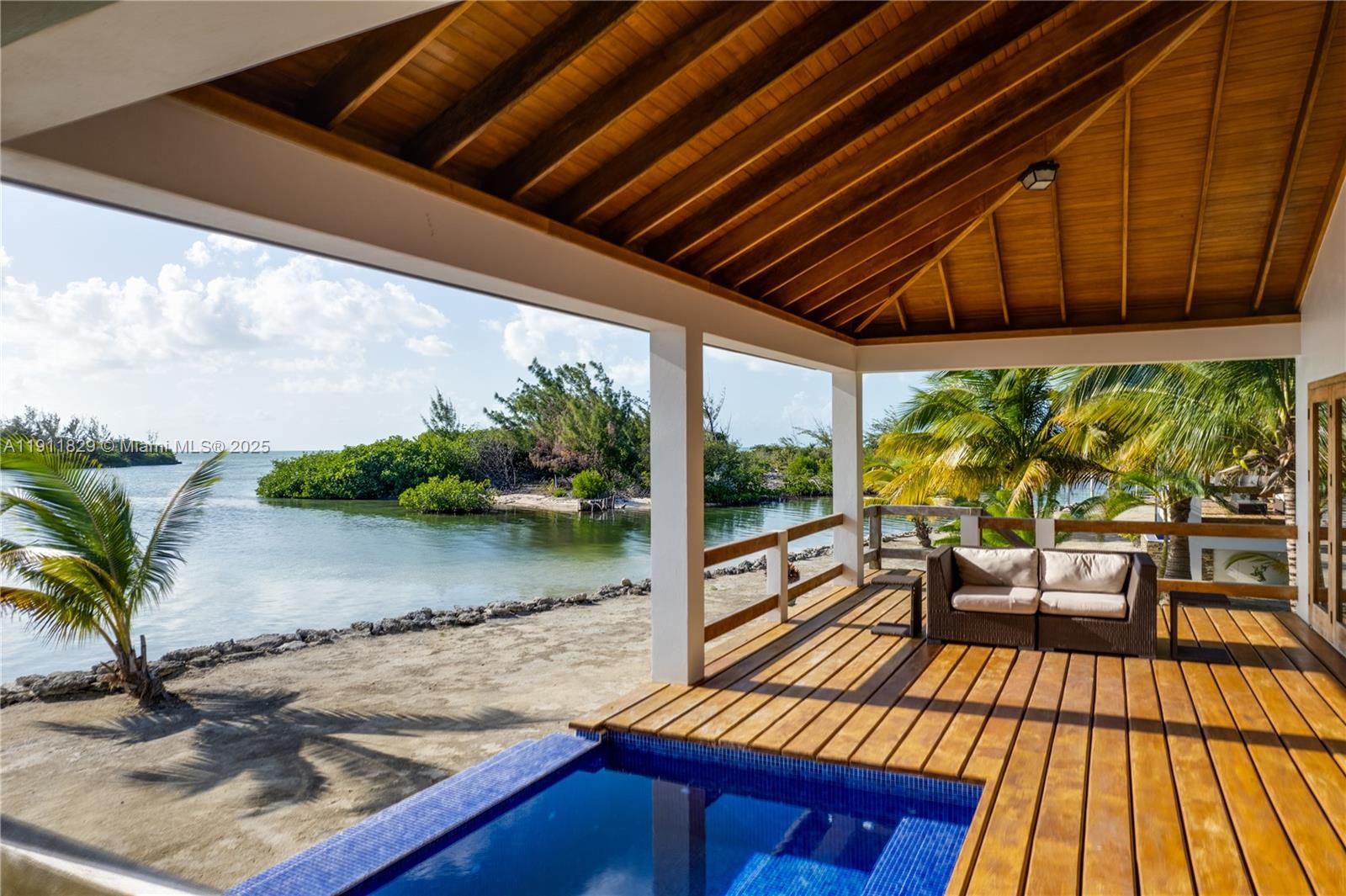 West Ambergris Caye - Land