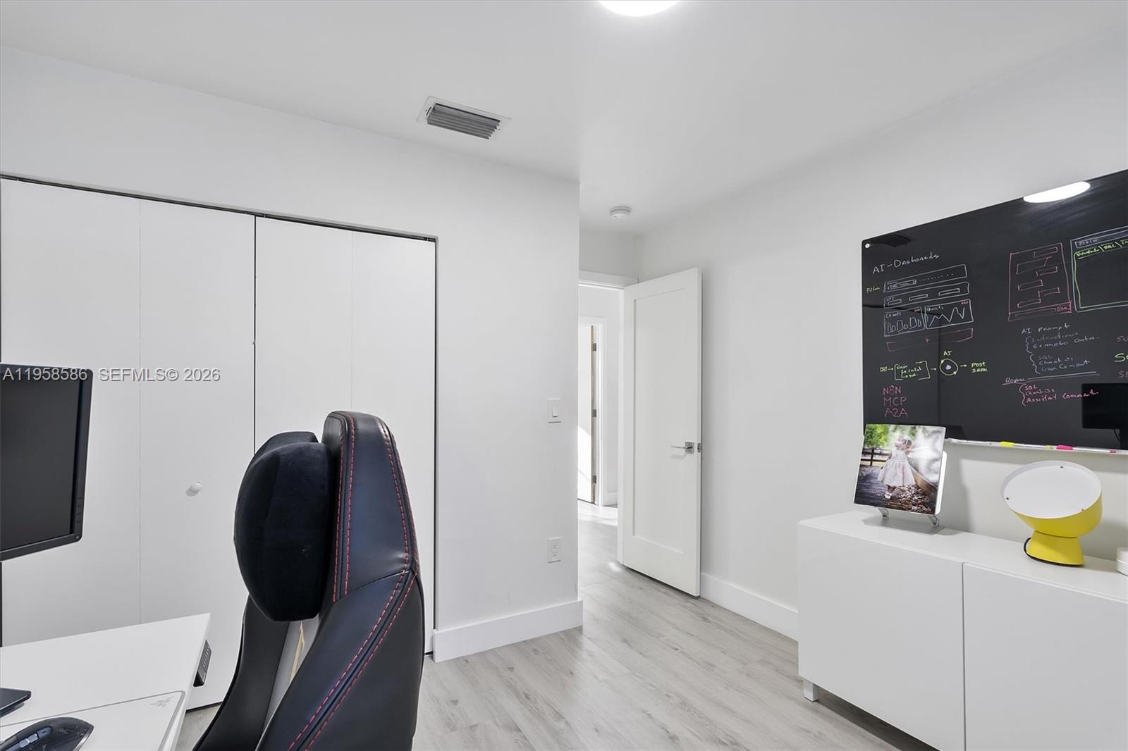 VILLAS AT BRISTOL PARK CO - Residential Lease