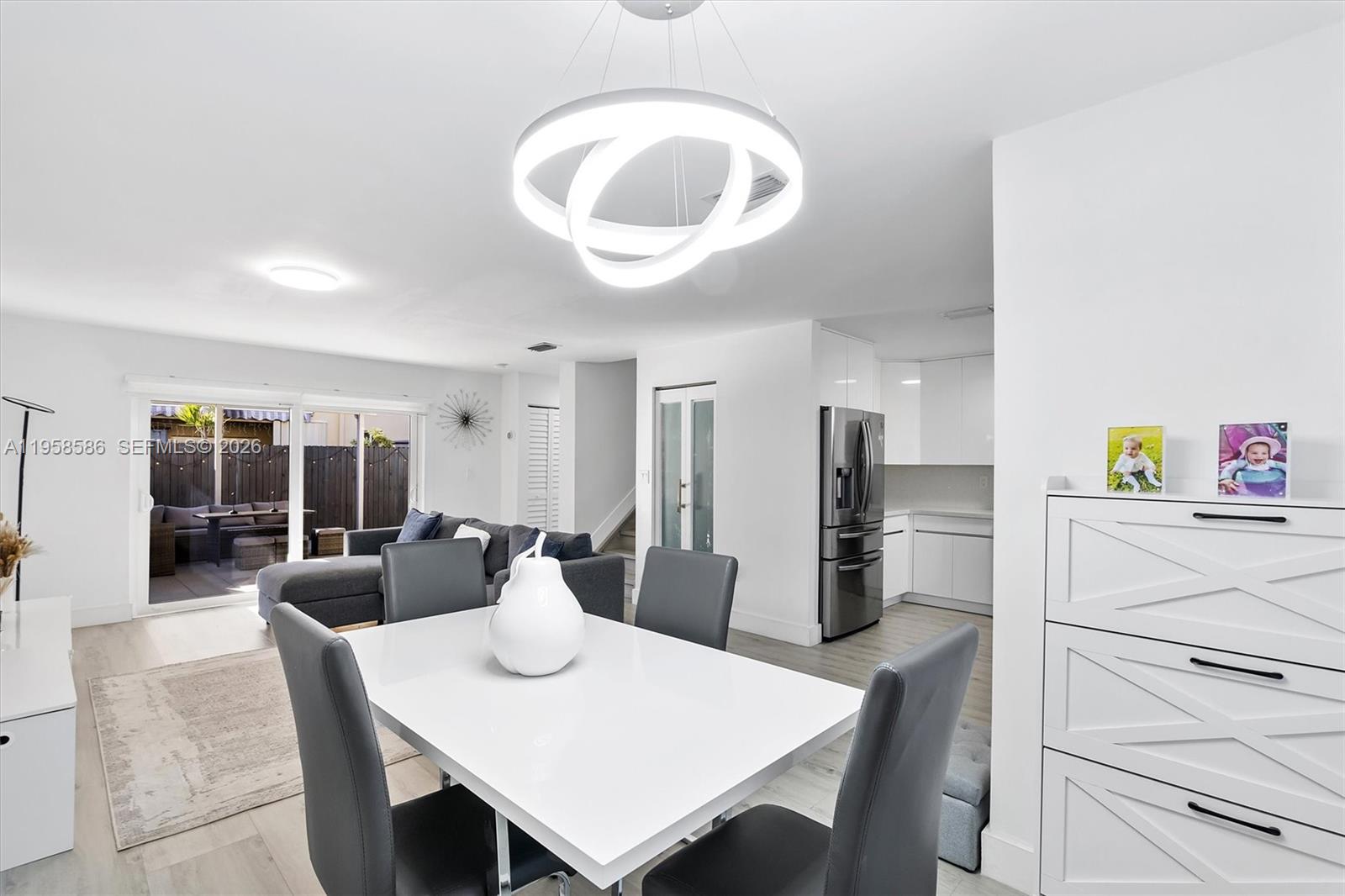 VILLAS AT BRISTOL PARK CO - Residential Lease