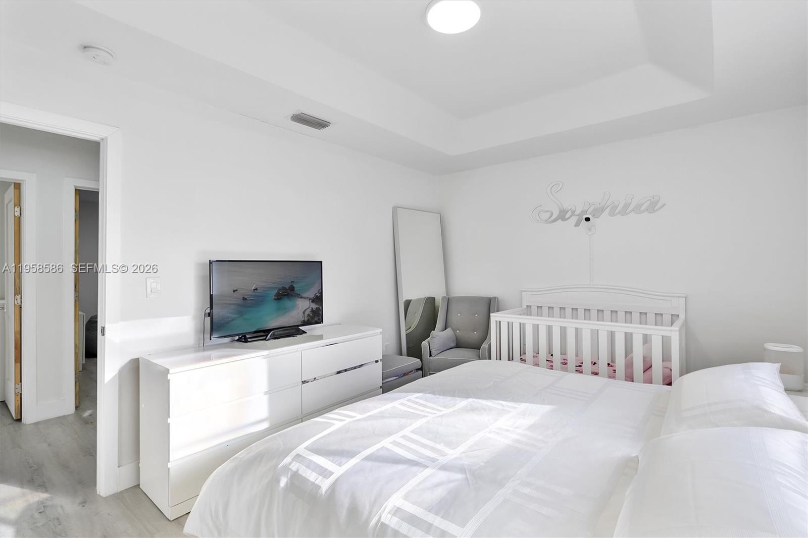 VILLAS AT BRISTOL PARK CO - Residential Lease