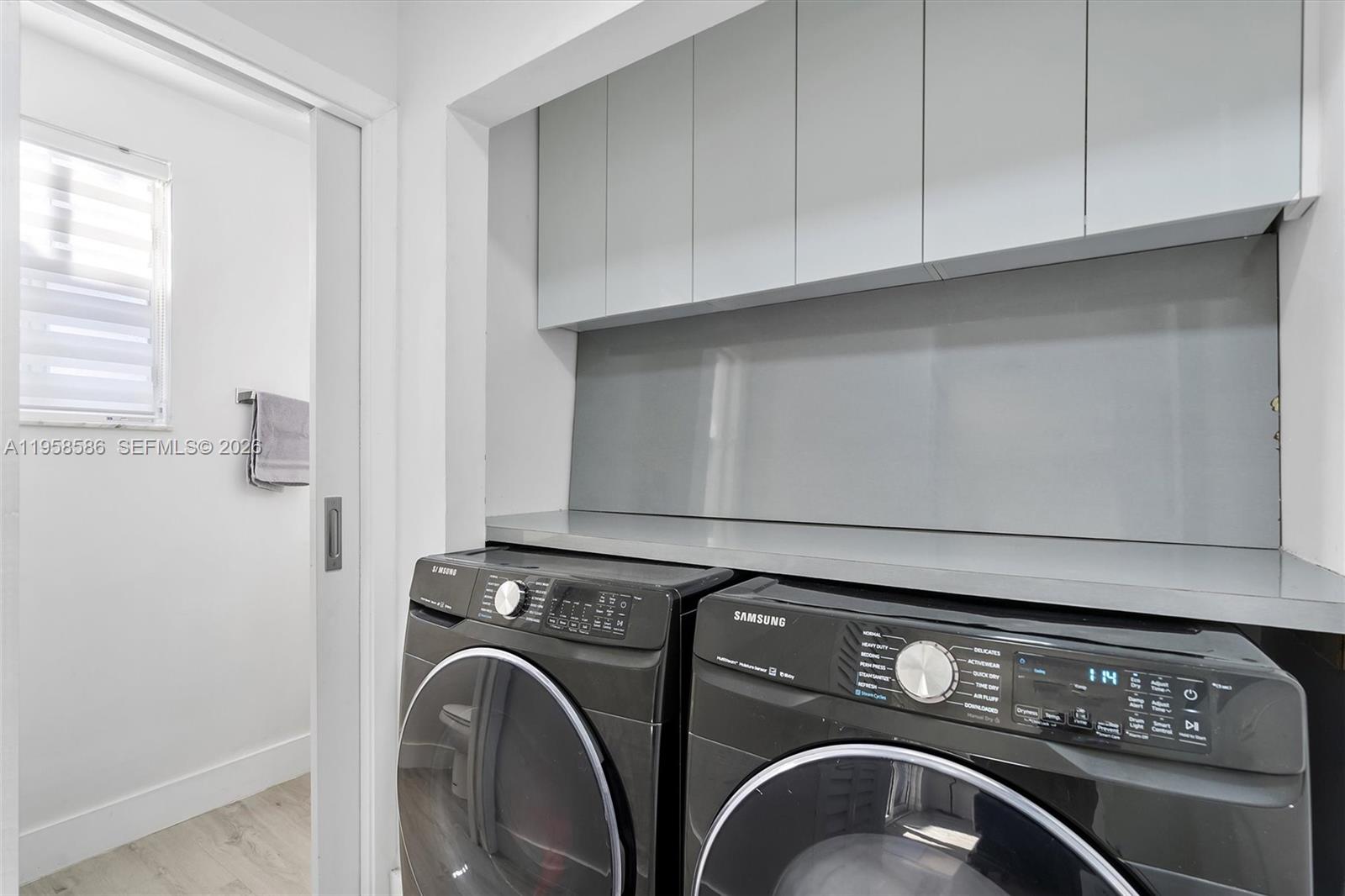 VILLAS AT BRISTOL PARK CO - Residential Lease