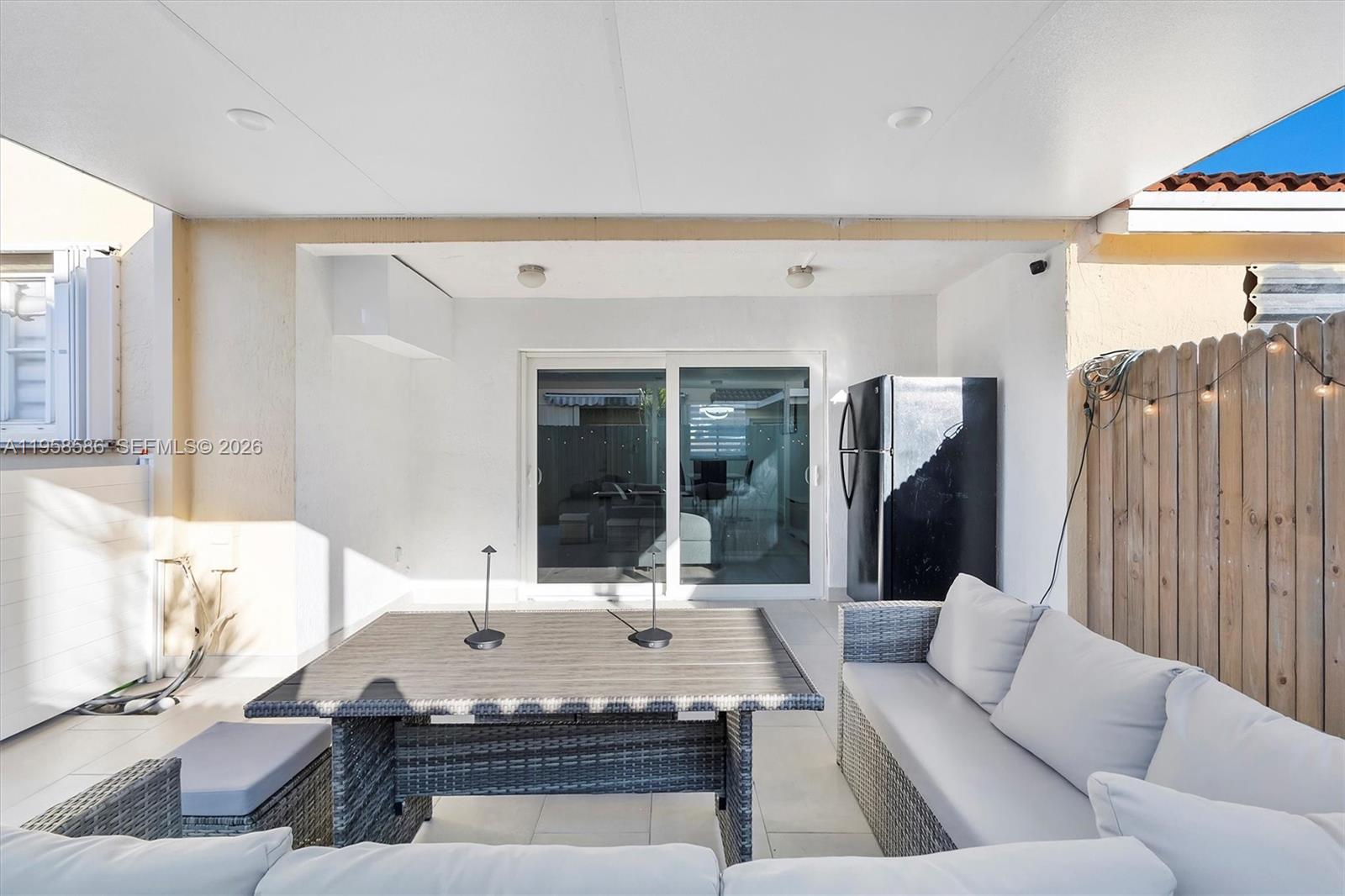 VILLAS AT BRISTOL PARK CO - Residential Lease