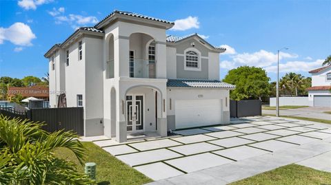 Single Family Residence in Miami FL 12980 203rd Ln 1.jpg