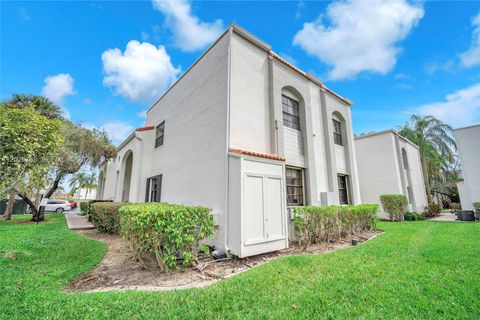 Tiny photo for 3571 Magellan Cir #343-4, Aventura, FL 33180 (MLS # A12026748)