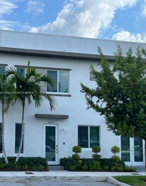 LANDMARK AT DORAL CENTRAL - Residential