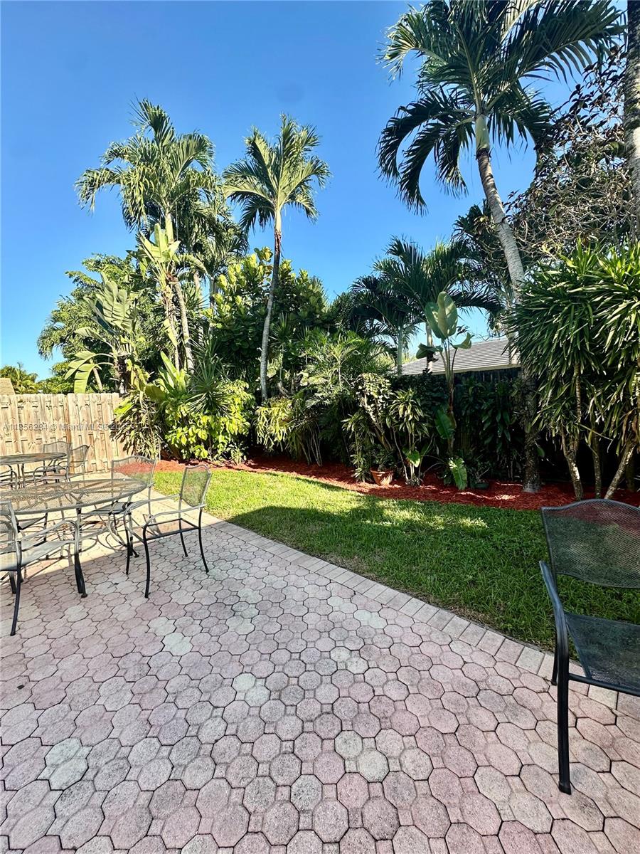 9942 NW 29th St
