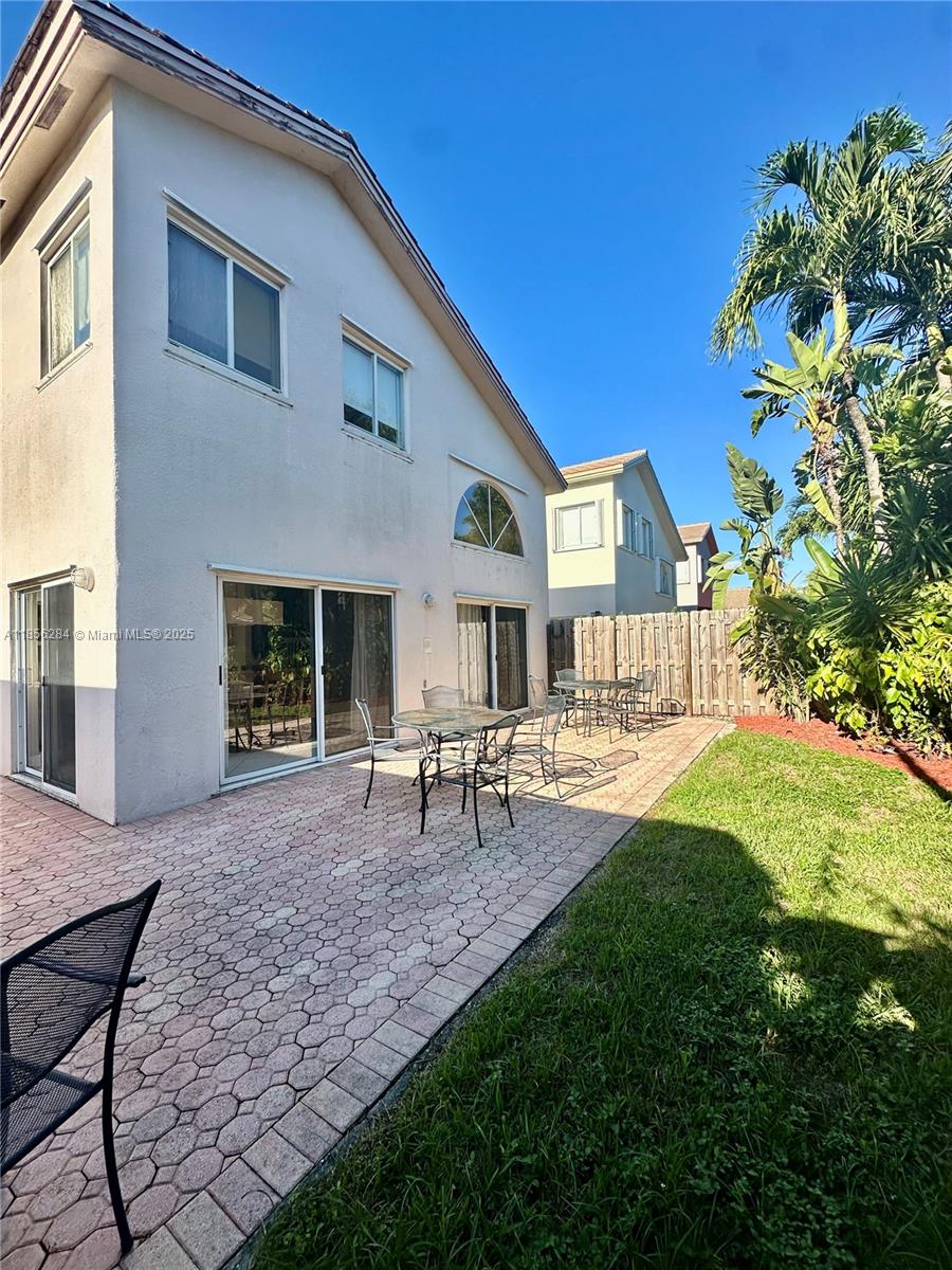 9942 NW 29th St