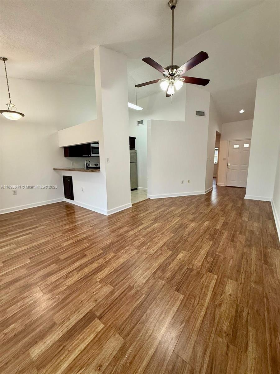STERLING VILLAGES OF PALM - Residential Lease