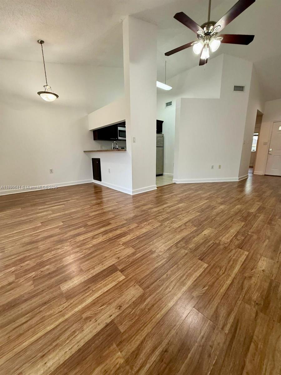 STERLING VILLAGES OF PALM - Residential Lease