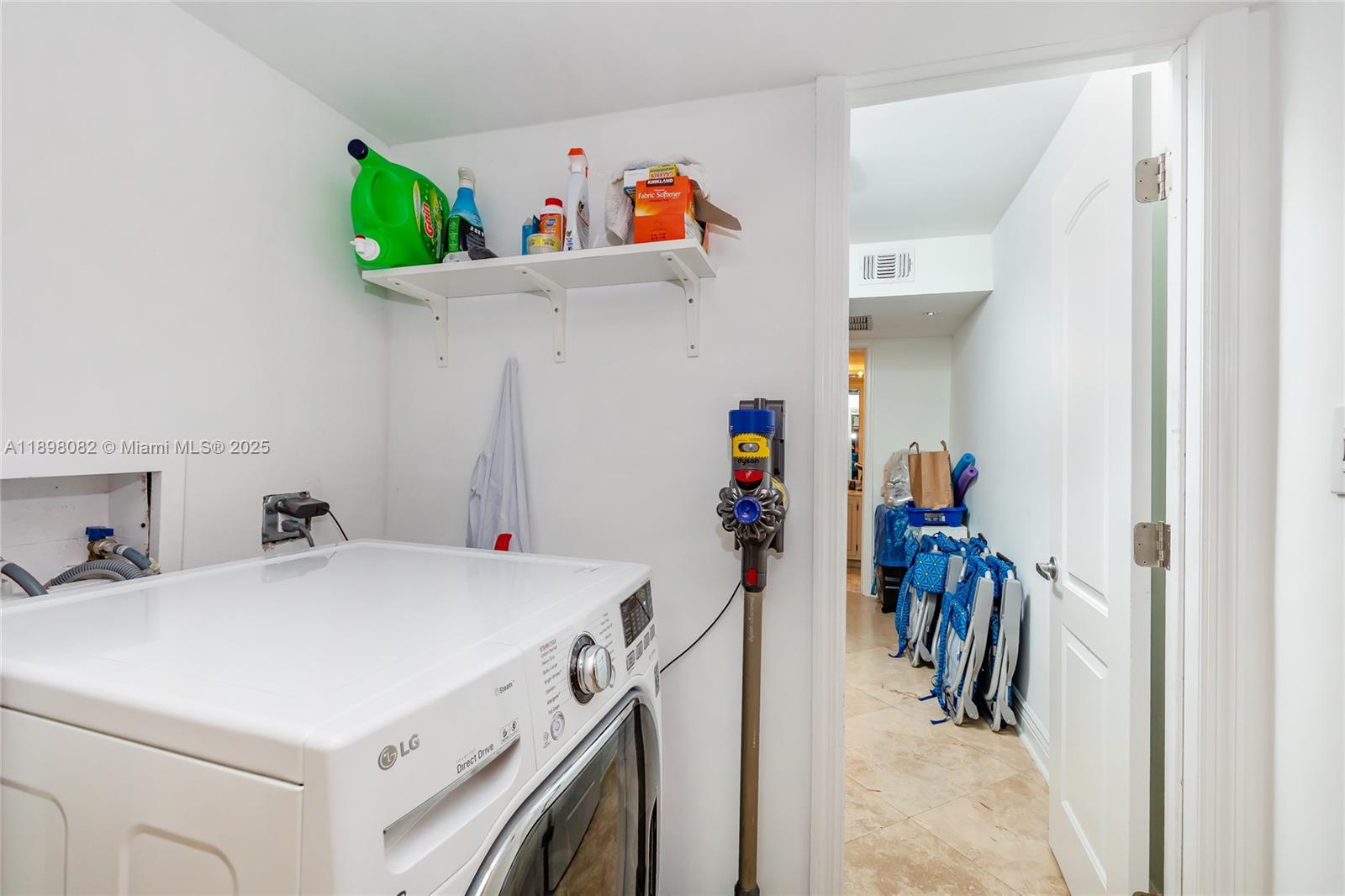 COMMODORE CLUB SOUTH COND - Residential Lease