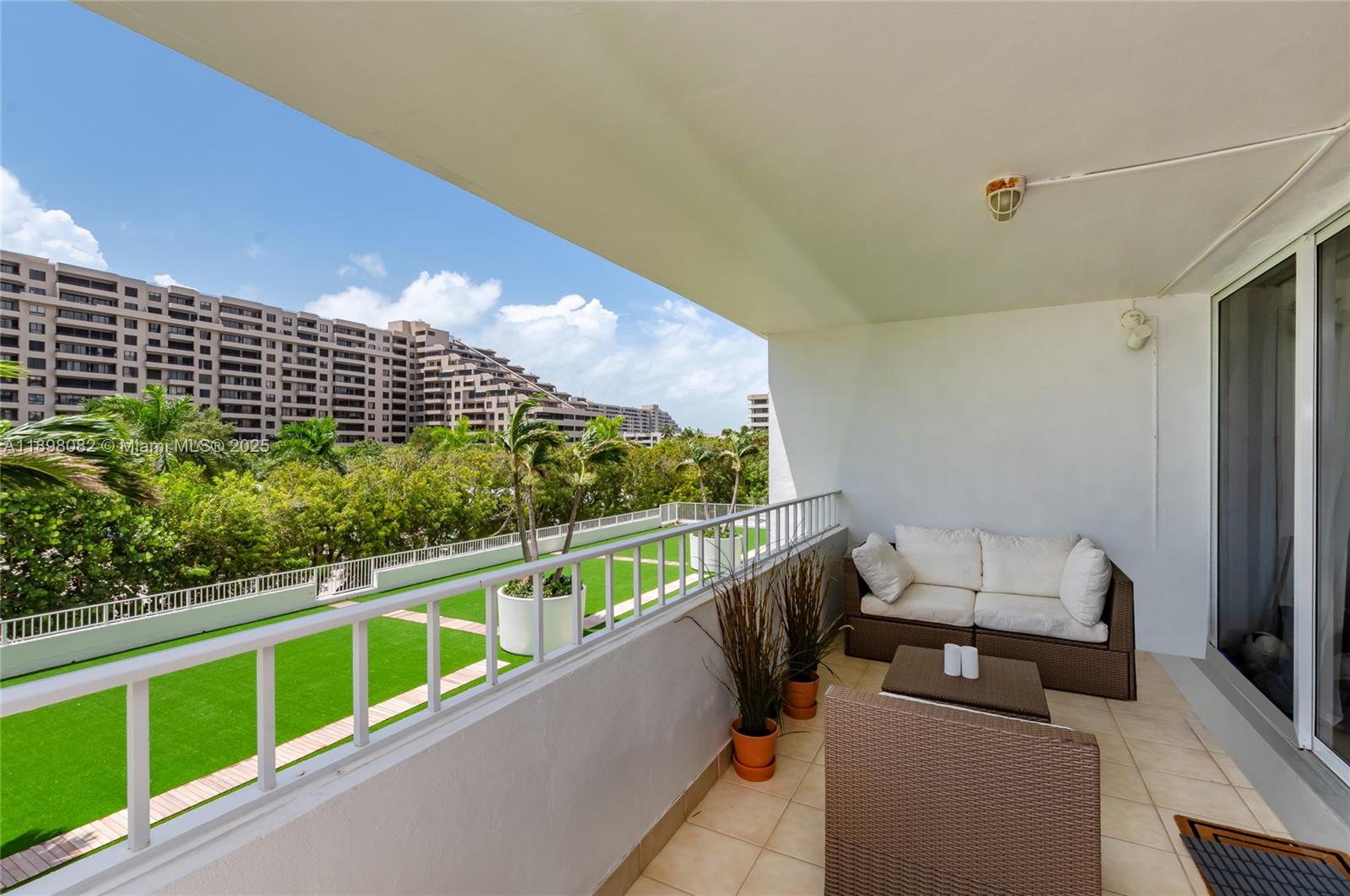 COMMODORE CLUB SOUTH COND - Residential Lease