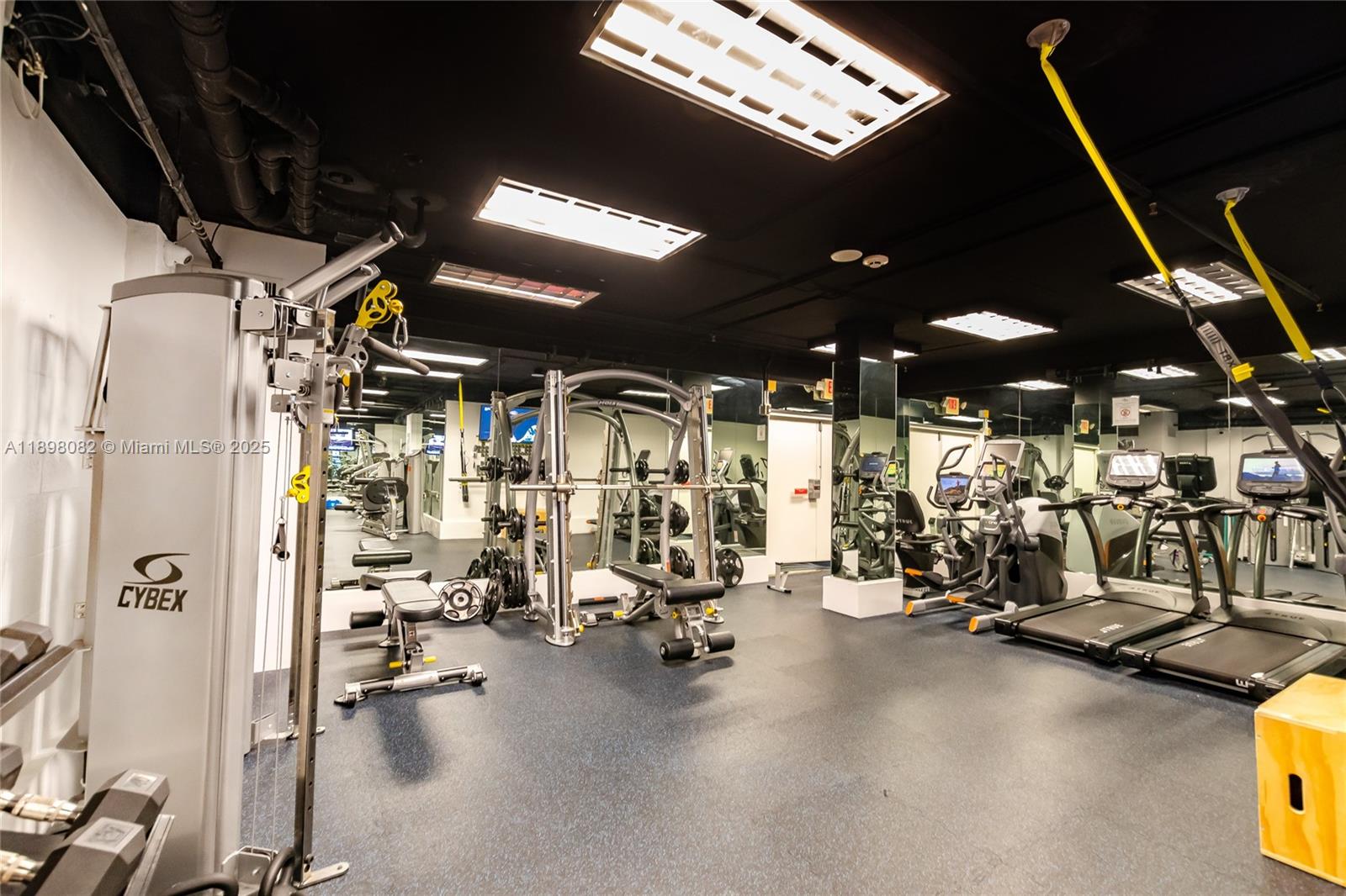 COMMODORE CLUB SOUTH COND - Residential Lease