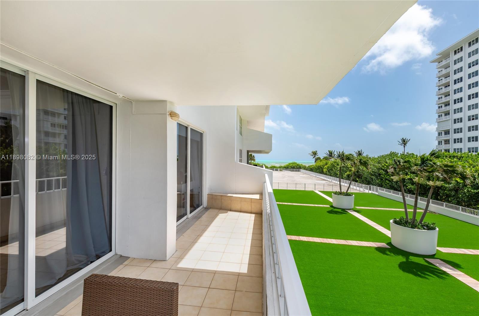 COMMODORE CLUB SOUTH COND - Residential Lease