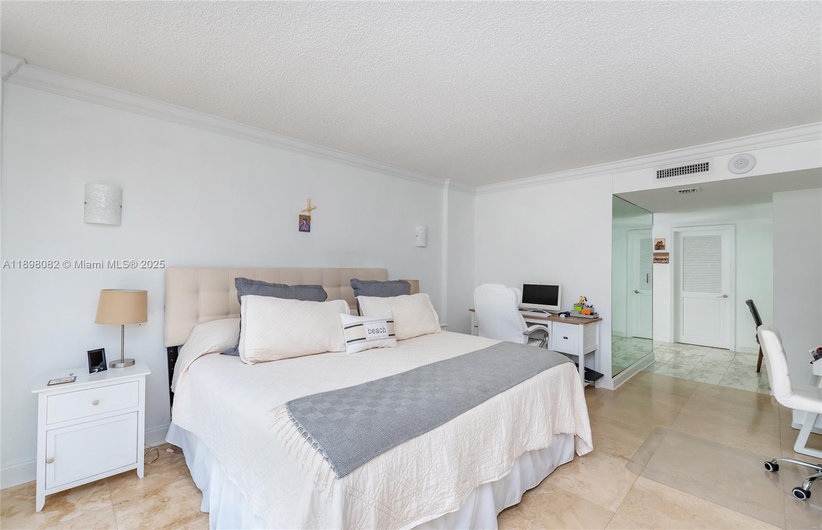 COMMODORE CLUB SOUTH COND - Residential Lease