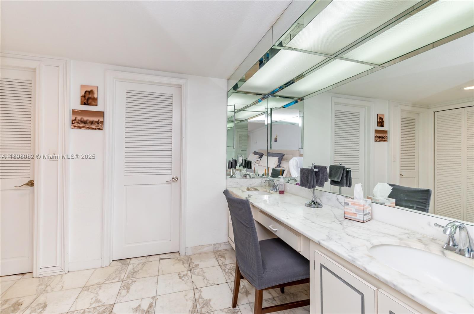 COMMODORE CLUB SOUTH COND - Residential Lease