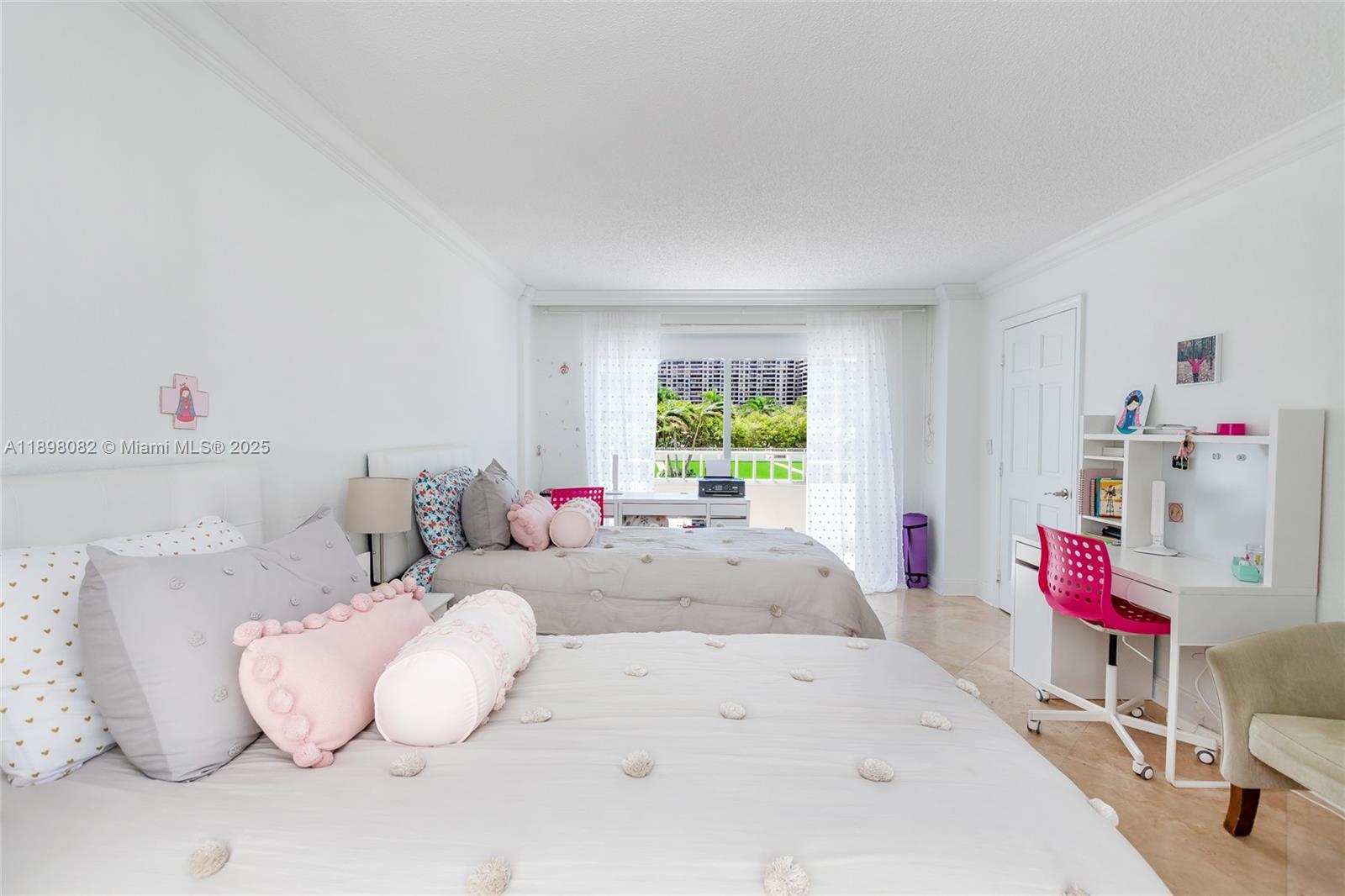 COMMODORE CLUB SOUTH COND - Residential Lease