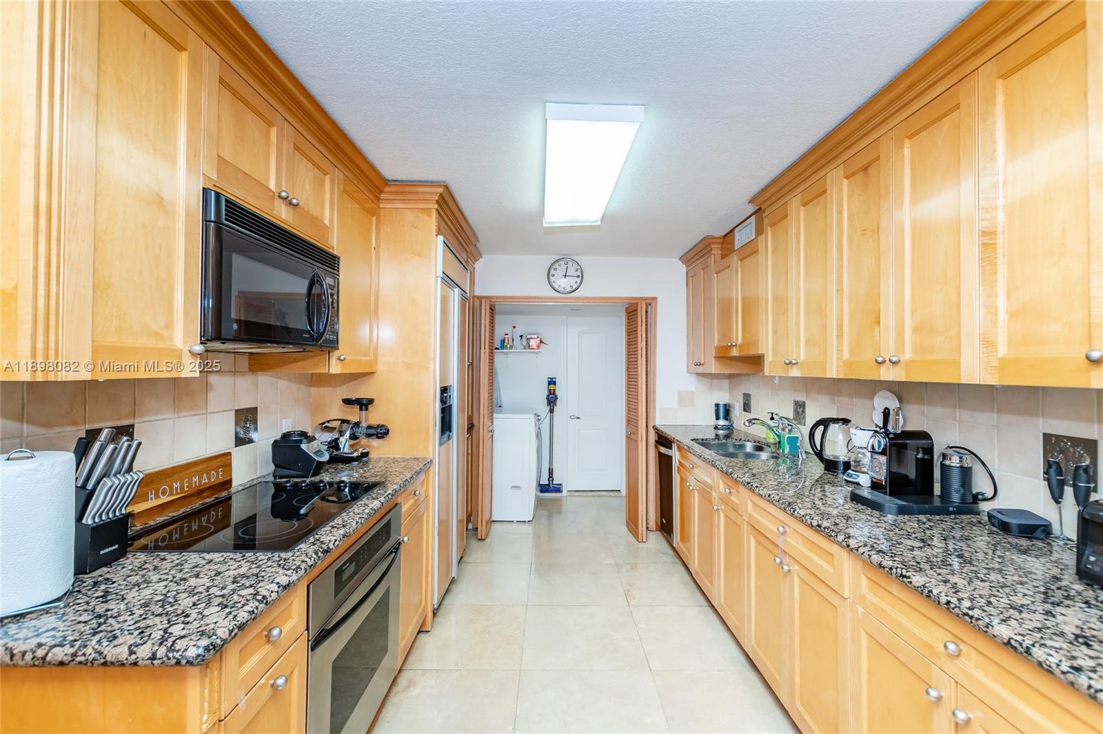 COMMODORE CLUB SOUTH COND - Residential Lease