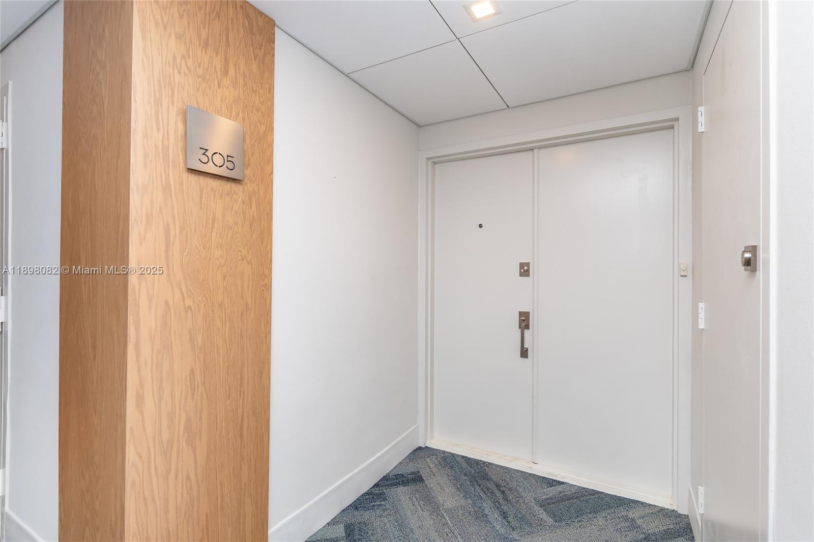 COMMODORE CLUB SOUTH COND - Residential Lease