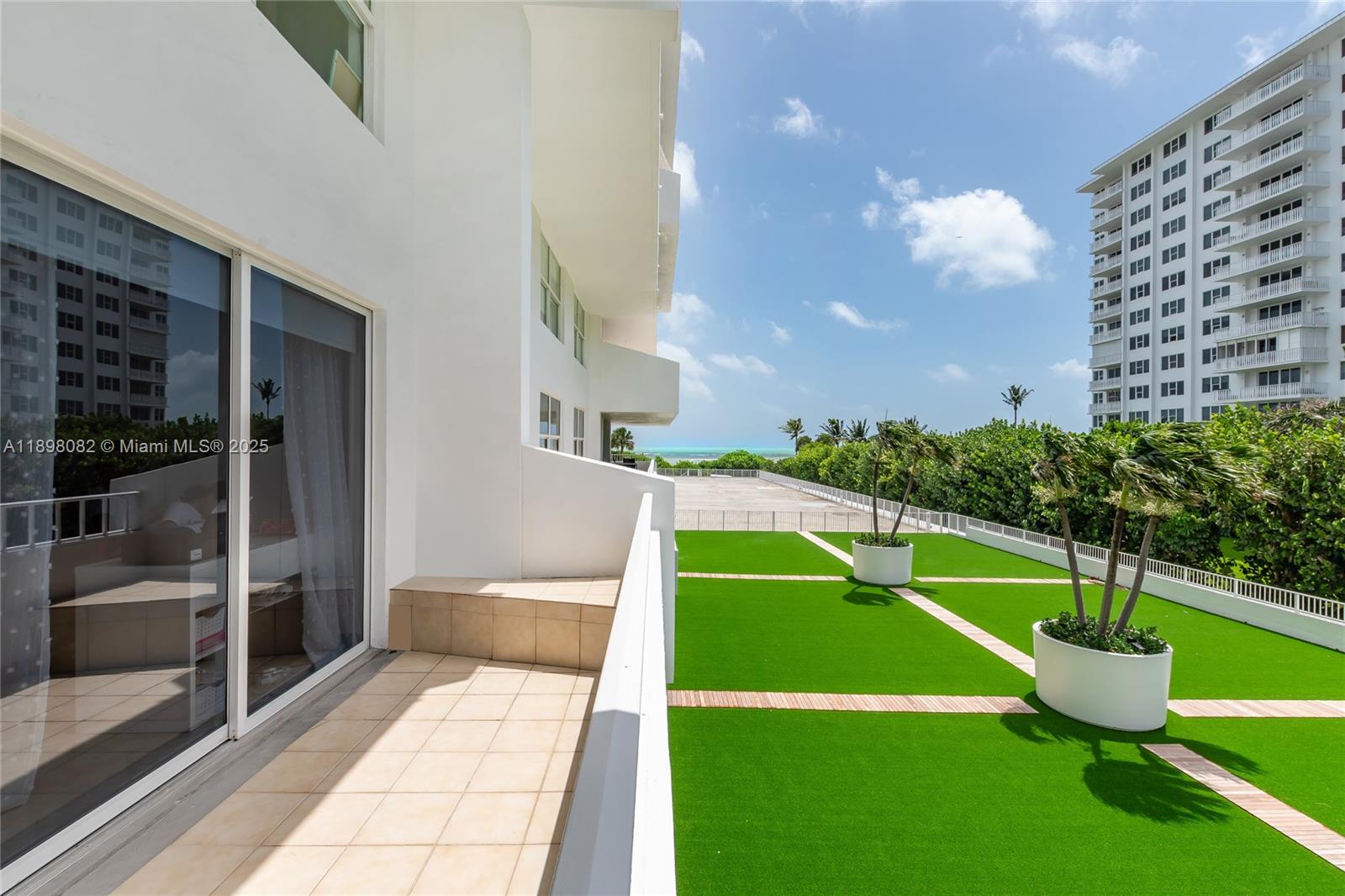 COMMODORE CLUB SOUTH COND - Residential Lease