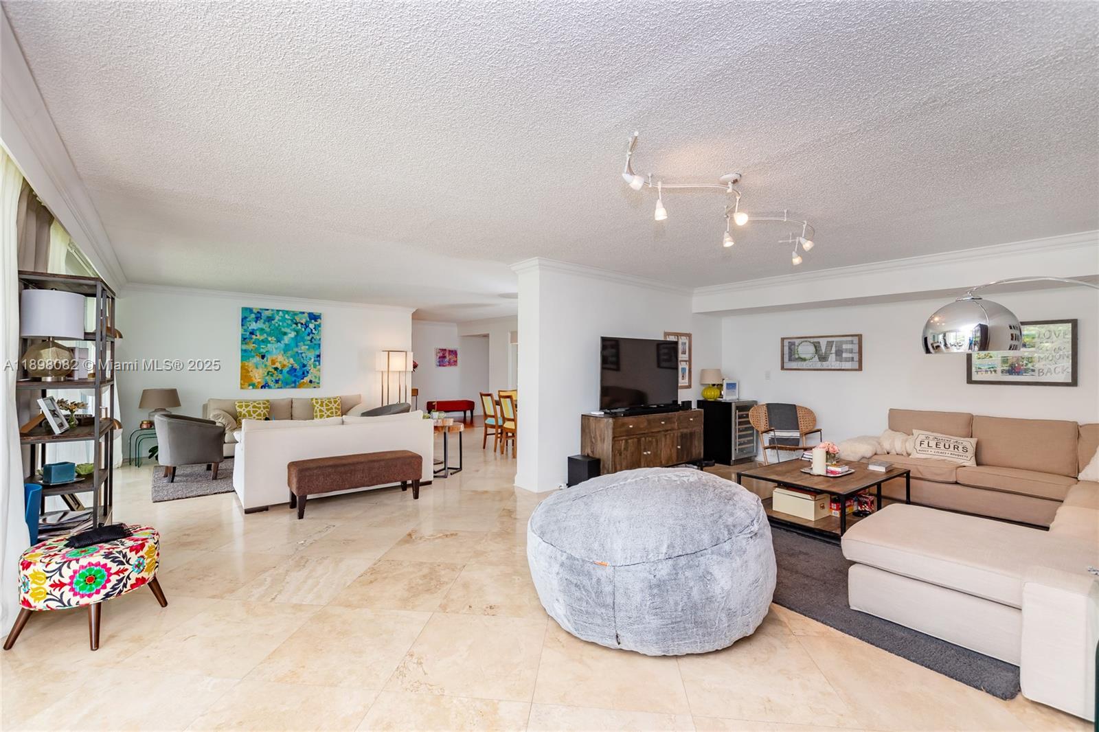 COMMODORE CLUB SOUTH COND - Residential Lease