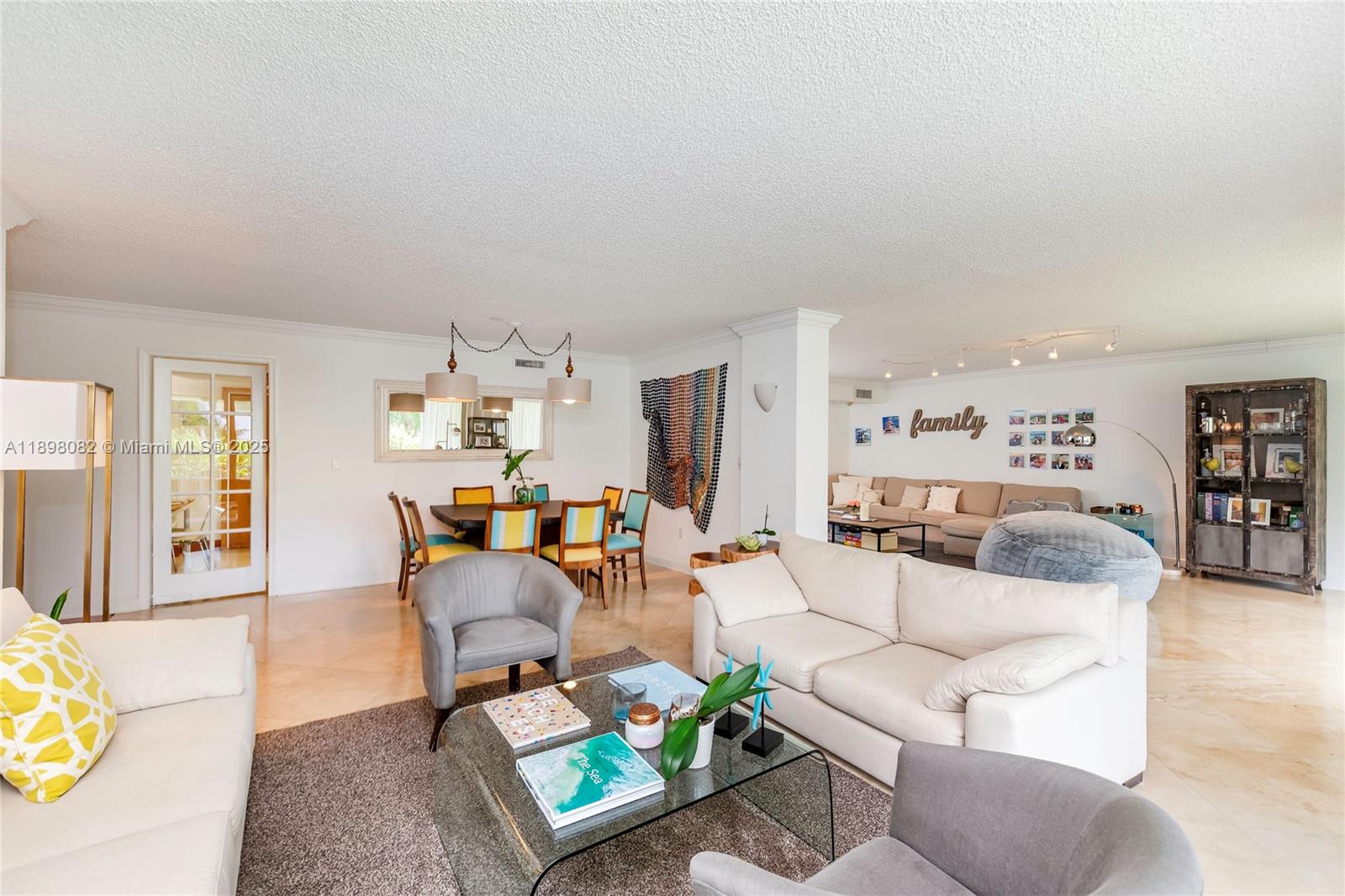 COMMODORE CLUB SOUTH COND - Residential Lease