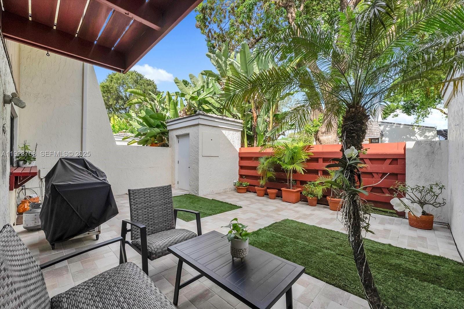 FAMILY TOWNHOUSES OF THE - Residential