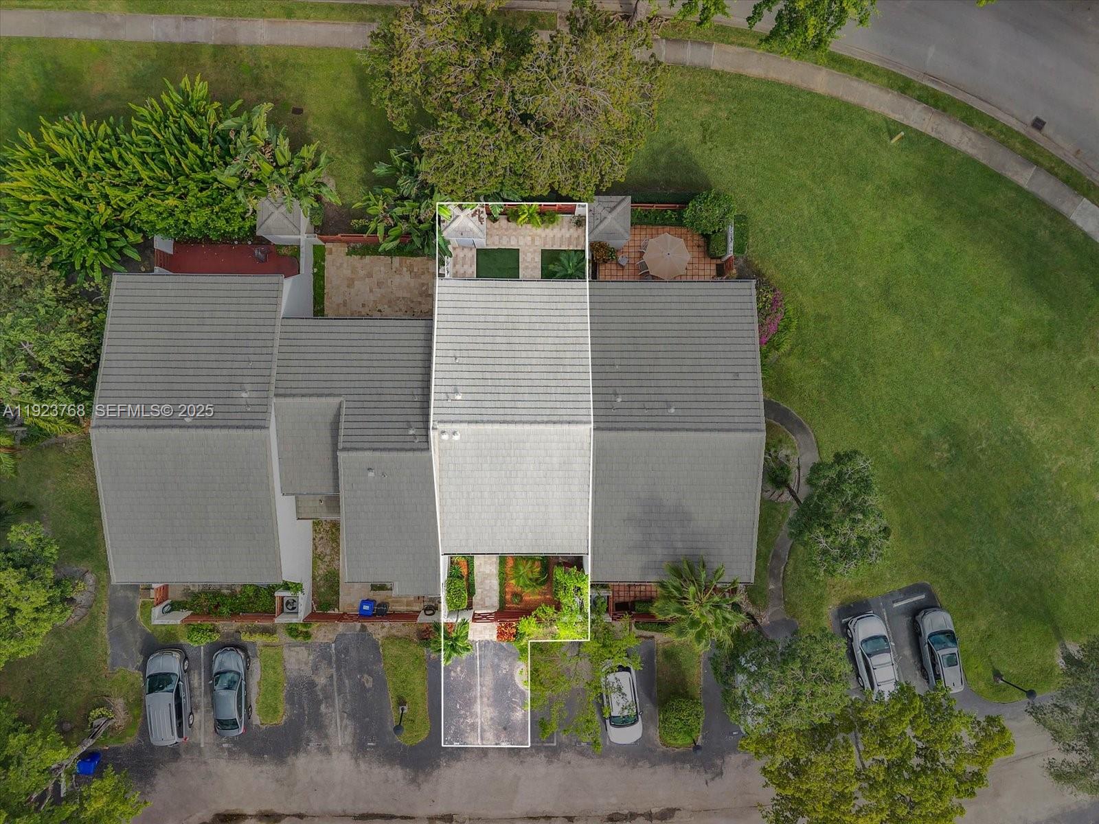 FAMILY TOWNHOUSES OF THE - Residential