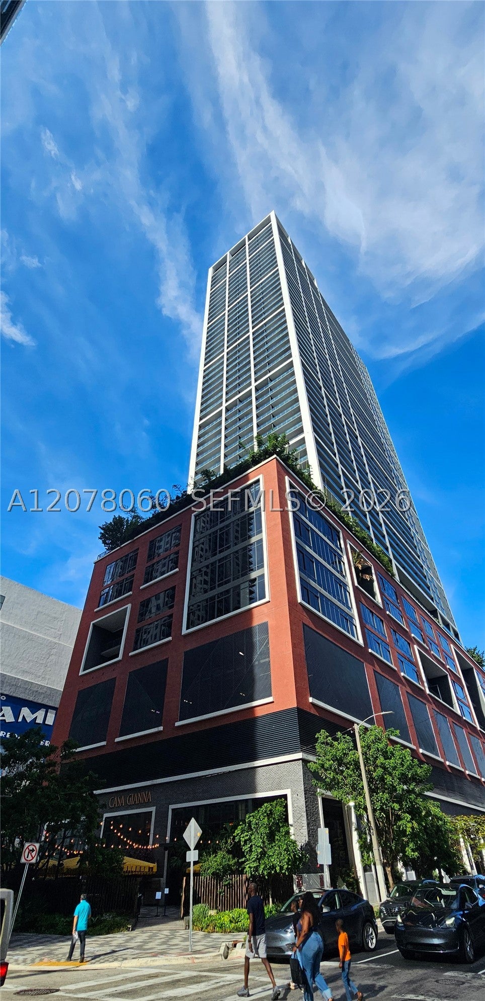 159 NE 6th St 2513
