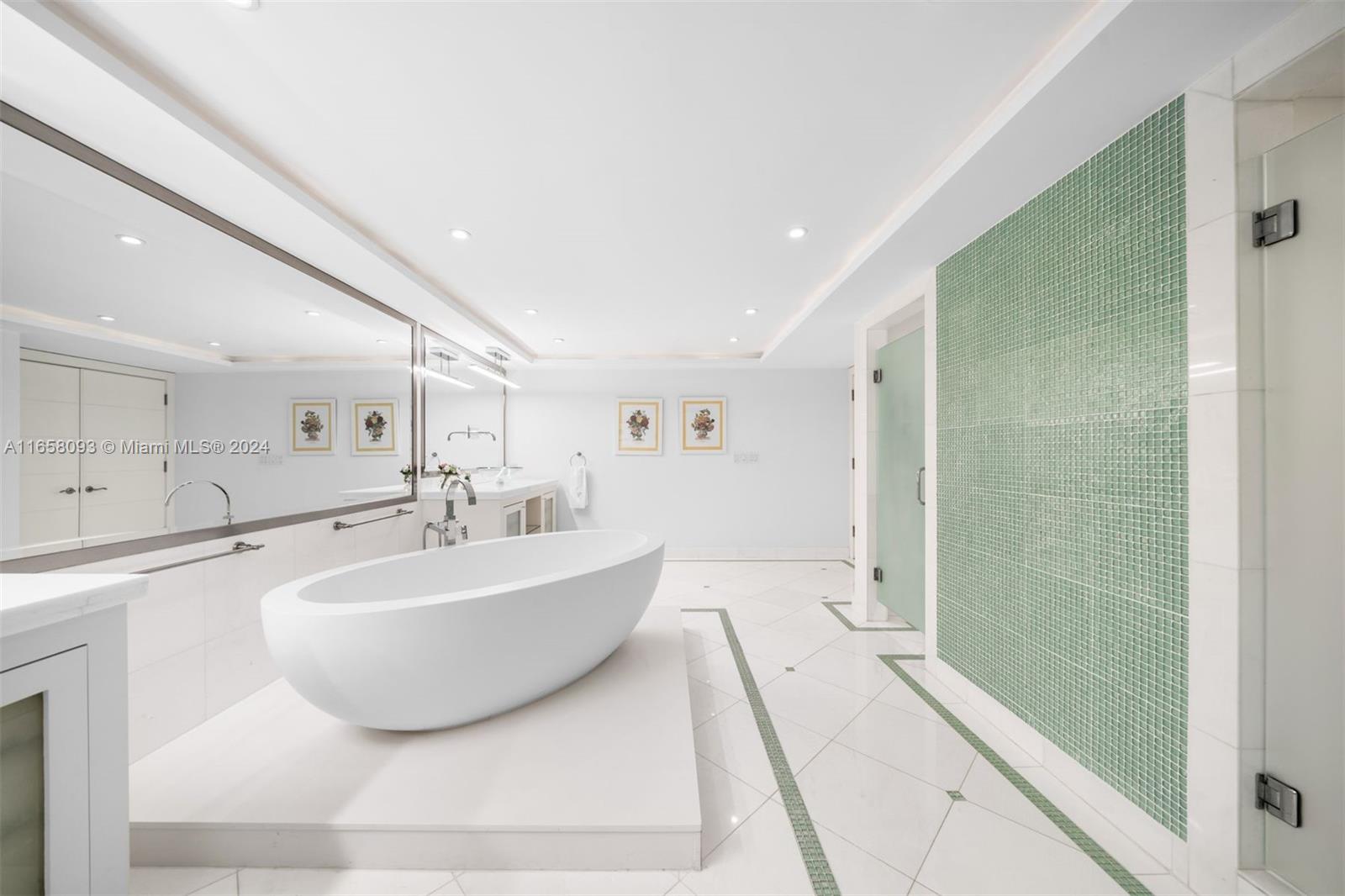 GRAND BAY RESIDENCES COND - Residential
