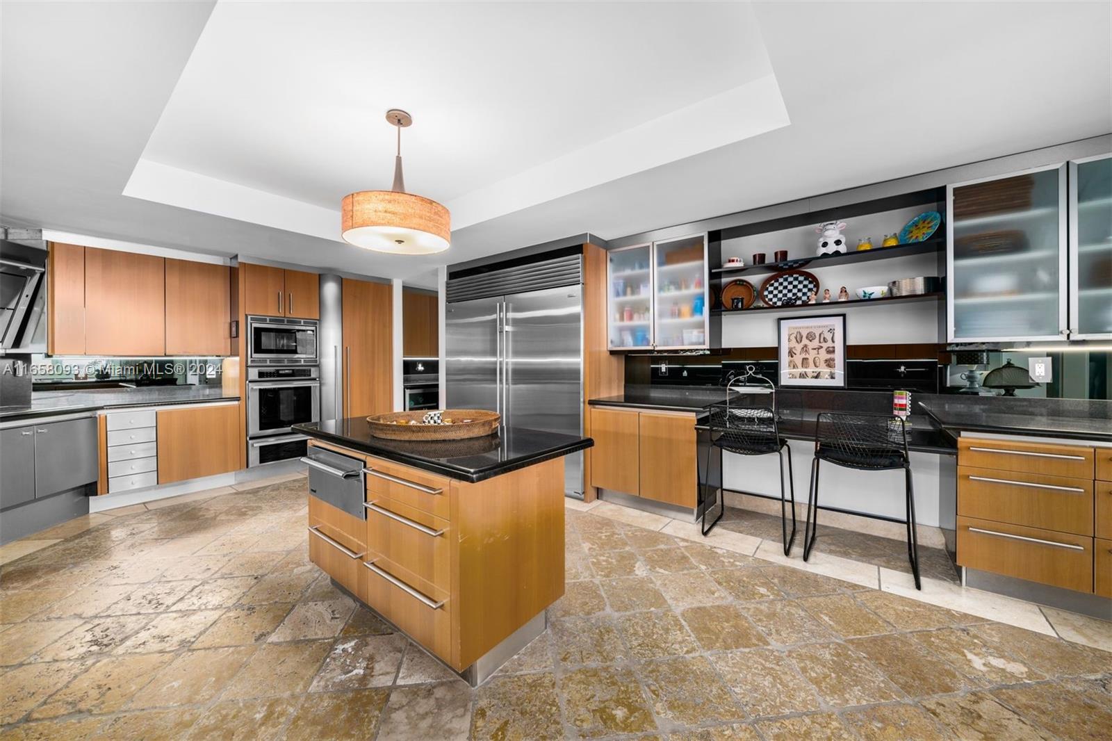 GRAND BAY RESIDENCES COND - Residential