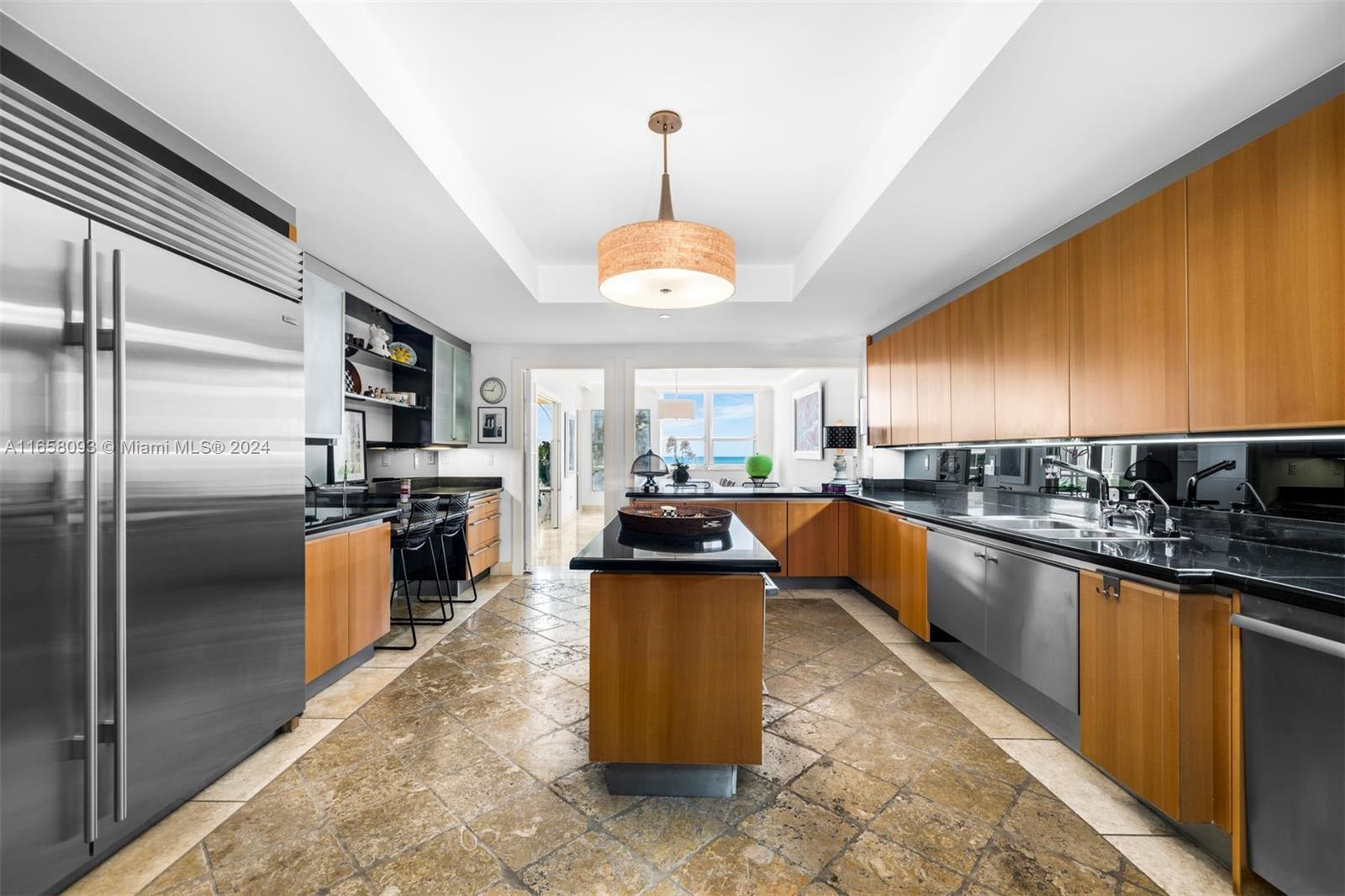 GRAND BAY RESIDENCES COND - Residential