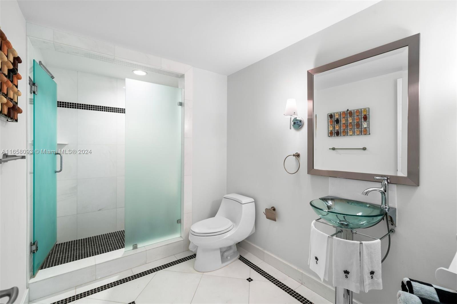 GRAND BAY RESIDENCES COND - Residential