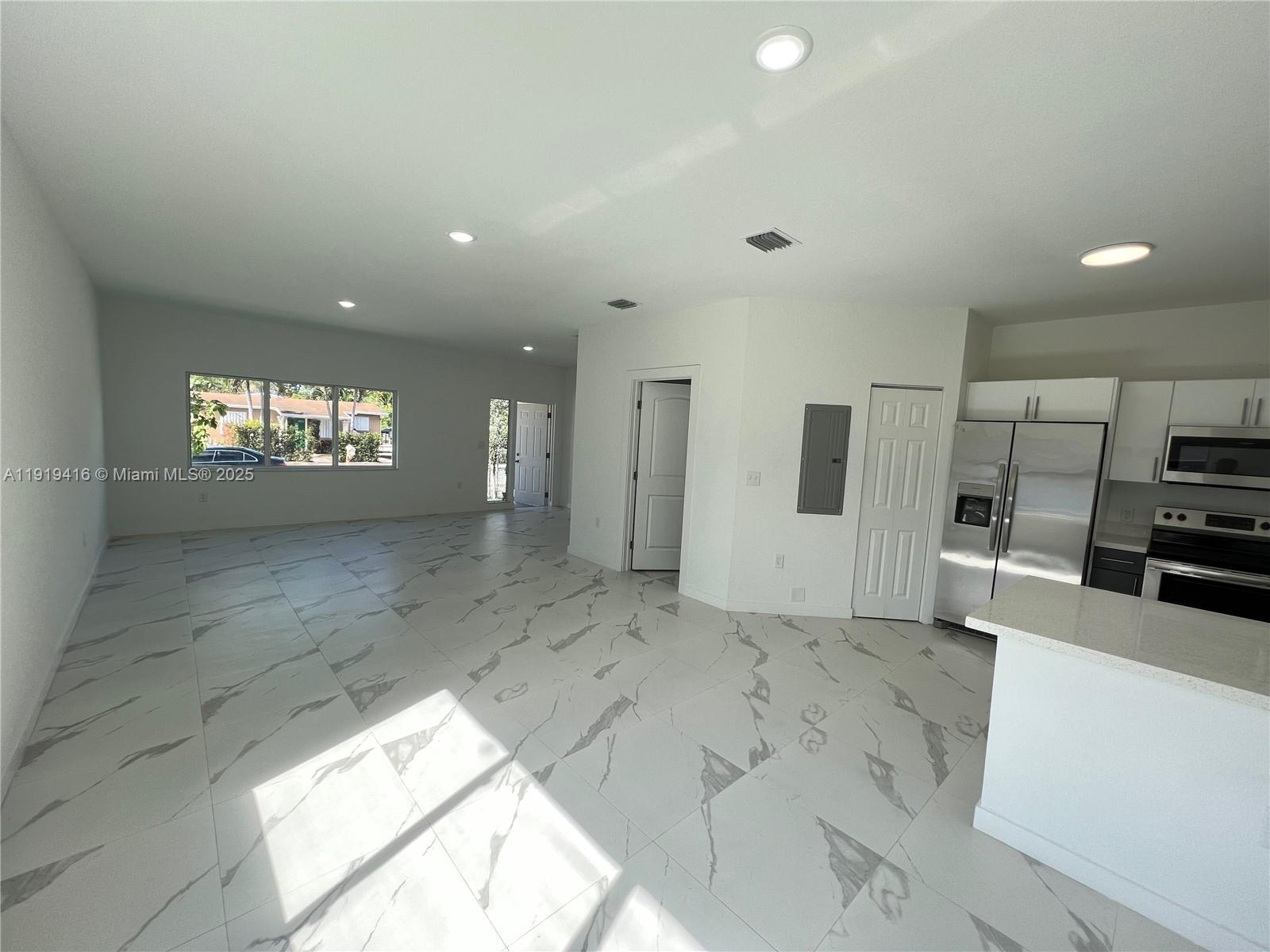 FIRST ADD TO TUSKEGEE PAR - Residential Lease