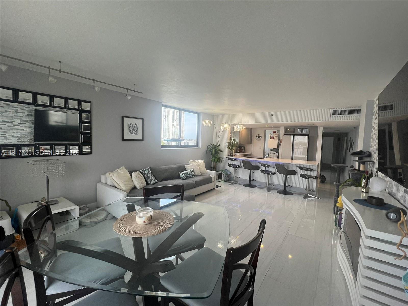 BAY HOUSE TOWER CONDO - Residential