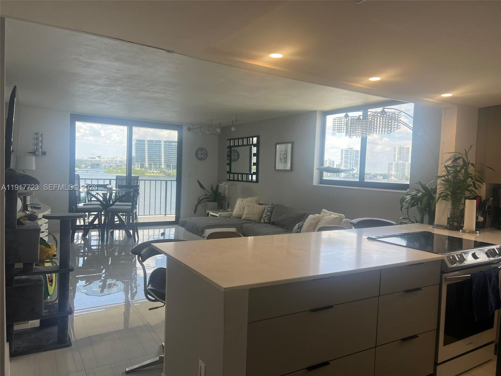 BAY HOUSE TOWER CONDO - Residential