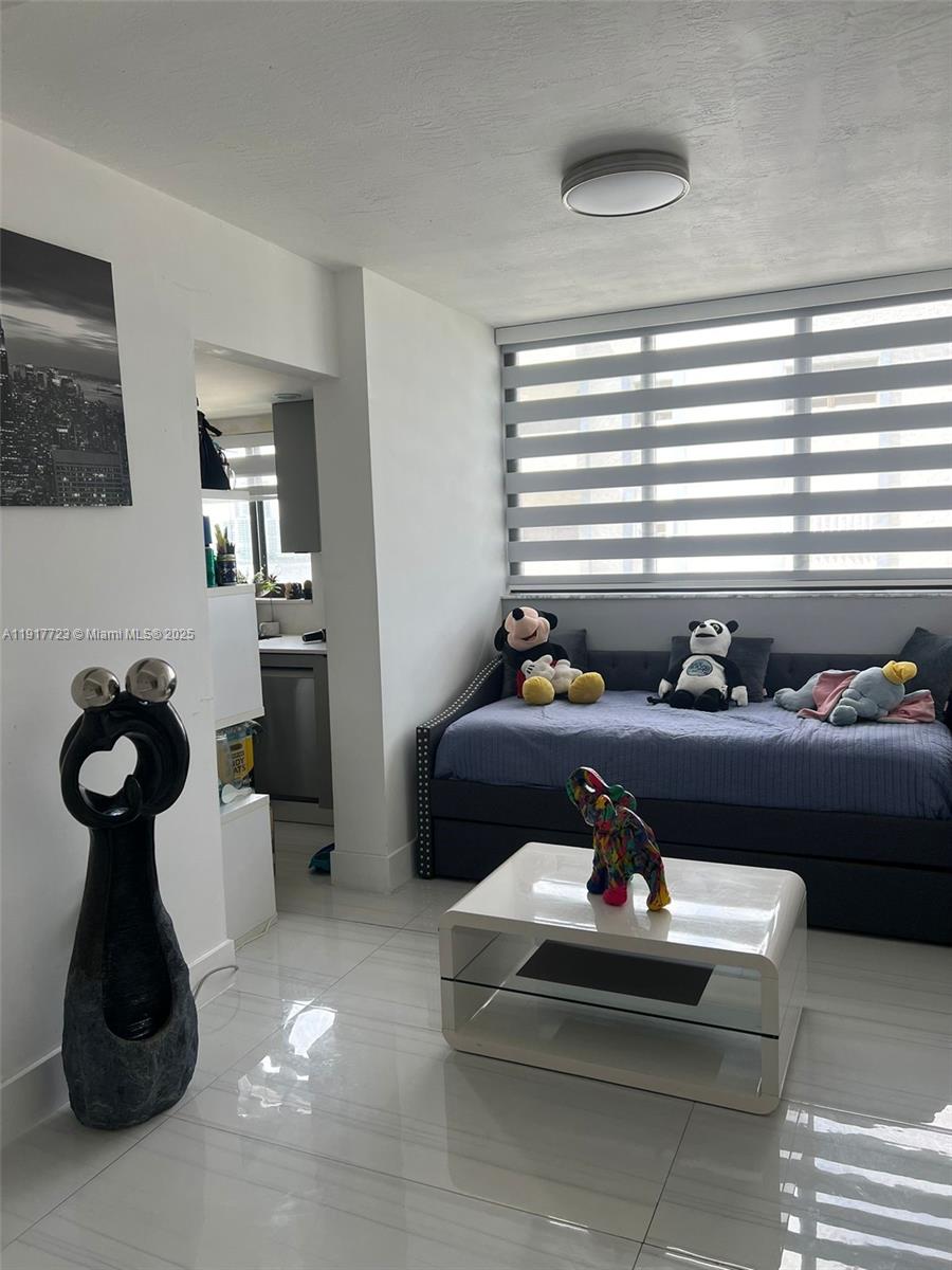 BAY HOUSE TOWER CONDO - Residential