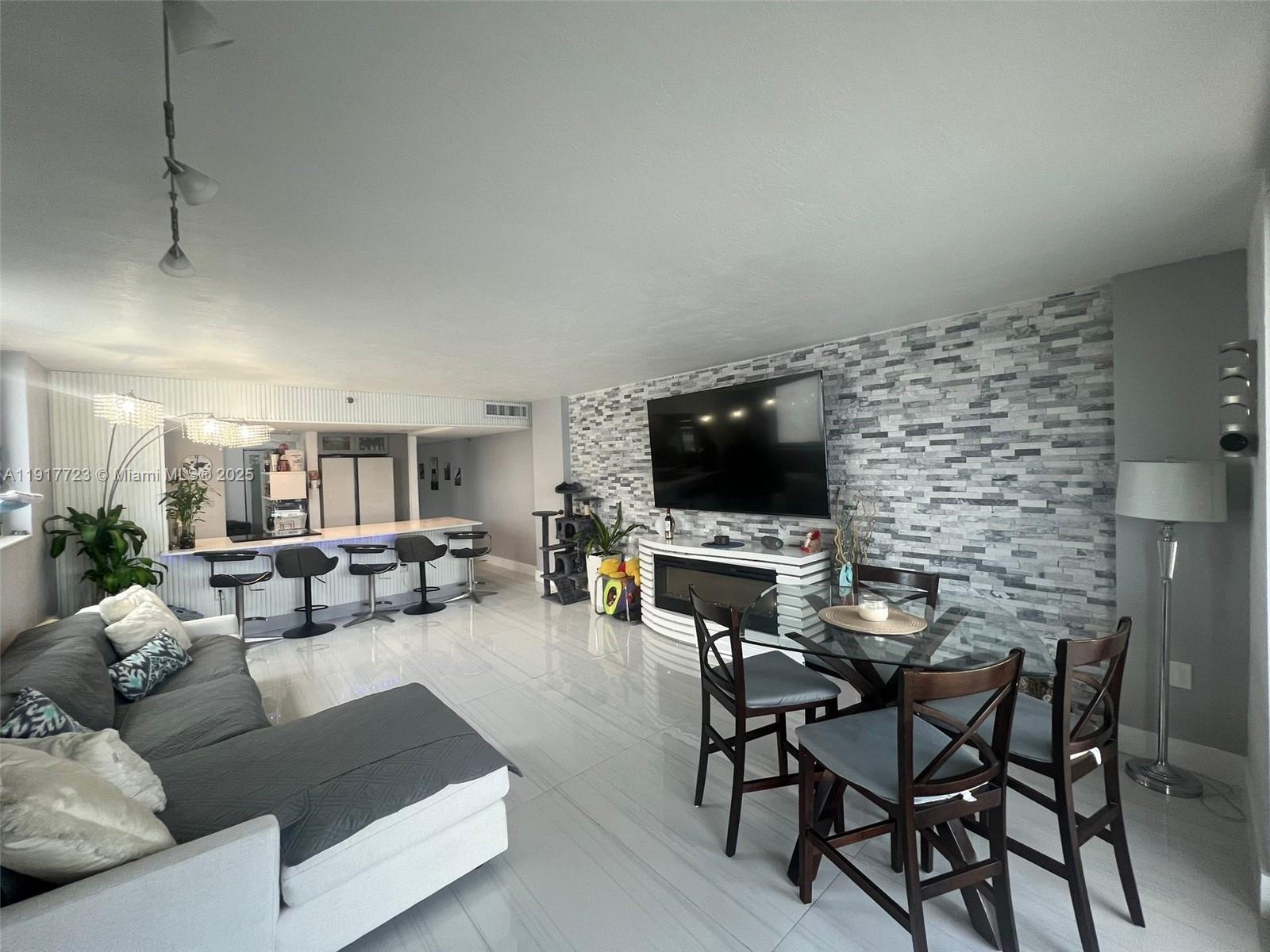 BAY HOUSE TOWER CONDO - Residential