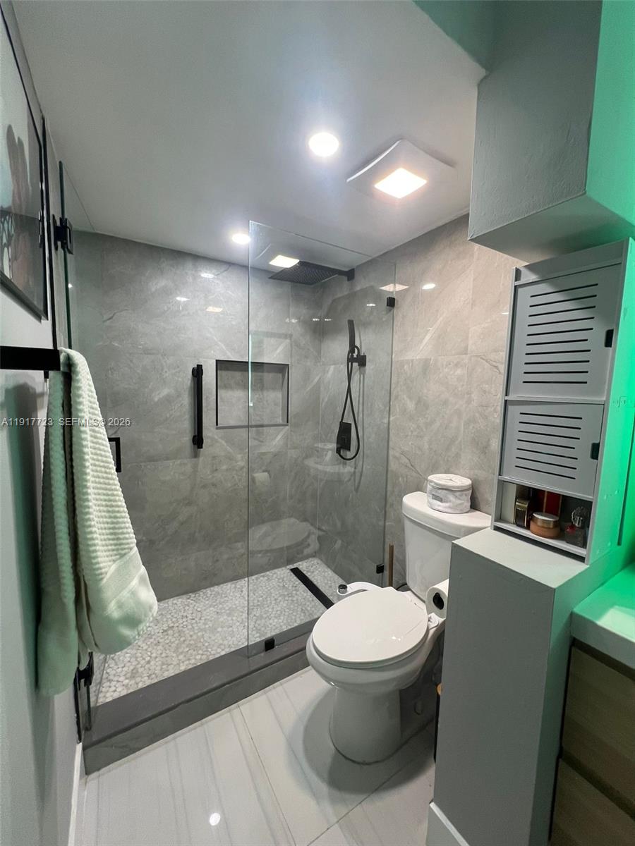 BAY HOUSE TOWER CONDO - Residential